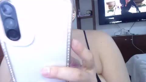 Snapshot of freyjashine_x chatting on 06-01-26, 06:31 FREYJA LOREN online show from 06-01-26, 06:31