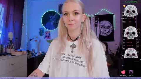 Frida A boost to fortune for the one who gives a thumbs up and a bonus lucky for those who support me by joining the fanclub online show from 09-26-25, 11:58