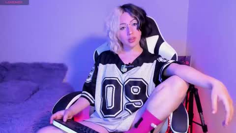 frida_lassi_ online show from 10-05-25, 11:02