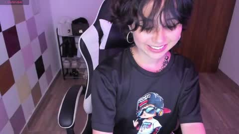 Snapshot of frida_lassi_ chatting on 04-12-26, 01:10 frida_lassi_ online show from 04-12-26, 01:10