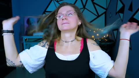 Frida Tander online show from 12-22-24, 09:22