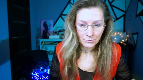 Frida Tander online show from 12-26-24, 09:11