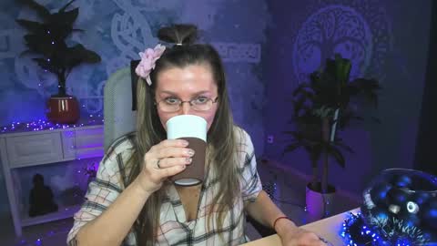 Frida Tander online show from 12-27-24, 09:06