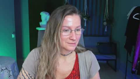 Frida Tander online show from 01-07-25, 03:02