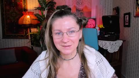 Frida Tander online show from 01-31-25, 09:27