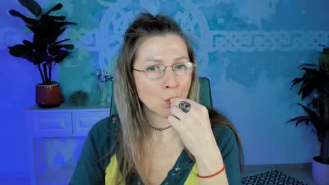 Frida Tander online show from 03-06-25, 04:07