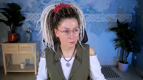 Frida Tander online show from 01-16-26, 05:11