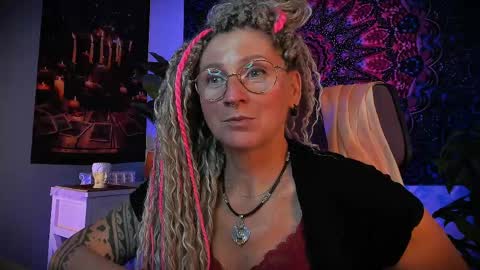 Frida Tander online show from 06-07-26, 05:22
