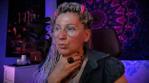 Frida Tander online show from 06-13-26, 05:49