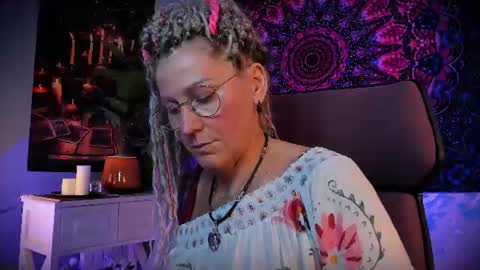 Frida Tander online show from 06-14-26, 05:09
