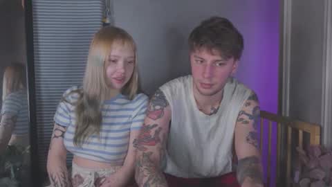 Snapshot of friend_zone_ chatting on 01-06-26, 04:54 friend_zone_ online show from 01-06-26, 04:54