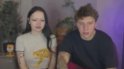 Snapshot of friend_zone_ chatting on 03-12-26, 06:25 friend_zone_ online show from 03-12-26, 06:25