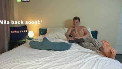 Snapshot of friendsurdreams chatting on 12-17-24, 03:06 friendsurdreams online show from 12-17-24, 03:06