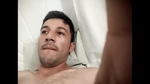 Snapshot of frnnd1214 chatting on 12-21-25, 02:02 Fer online show from 12-21-25, 02:02