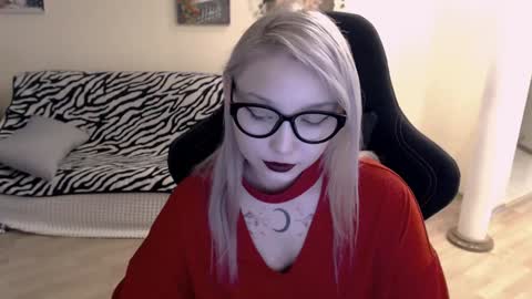 Snapshot of fromsun_forsoul chatting on 12-02-24, 10:18 Lilith online show from 12-02-24, 10:18