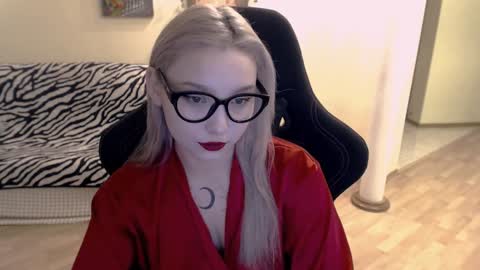 Snapshot of fromsun_forsoul chatting on 12-03-24, 05:20 Lilith online show from 12-03-24, 05:20