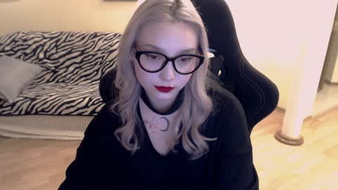 Snapshot of fromsun_forsoul chatting on 12-04-24, 10:46 Lilith online show from 12-04-24, 10:46