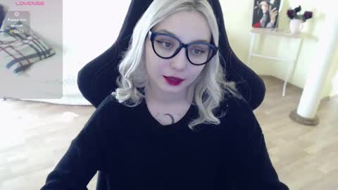 Snapshot of fromsun_forsoul chatting on 02-11-25, 11:21 Lilith online show from 02-11-25, 11:21