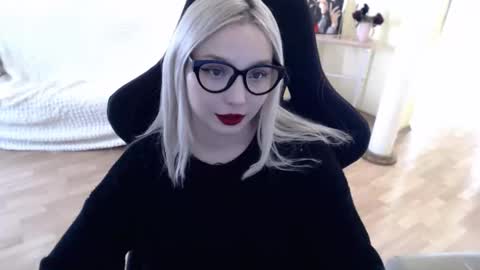 Snapshot of fromsun_forsoul chatting on 02-12-25, 11:51 Lilith online show from 02-12-25, 11:51