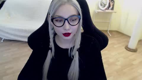Snapshot of fromsun_forsoul chatting on 03-05-25, 08:32 Lilith online show from 03-05-25, 08:32