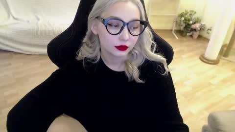 Snapshot of fromsun_forsoul chatting on 03-12-25, 07:13 Lilith online show from 03-12-25, 07:13