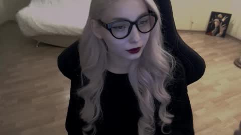 Snapshot of fromsun_forsoul chatting on 09-30-25, 05:18 Lilith online show from 09-30-25, 05:18