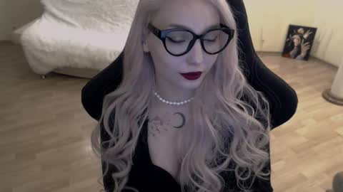 Snapshot of fromsun_forsoul chatting on 10-01-25, 06:03 Lilith online show from 10-01-25, 06:03