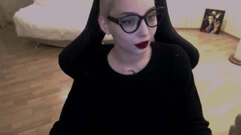 Snapshot of fromsun_forsoul chatting on 10-06-25, 02:36 Lilith online show from 10-06-25, 02:36