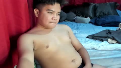 Snapshot of frostbite_69 chatting on 02-11-25, 12:28 GABBY online show from 02-11-25, 12:28