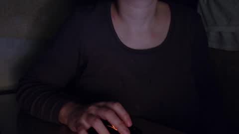 Snapshot of frumcake chatting on 11-10-25, 12:42 FrumCake online show from 11-10-25, 12:42