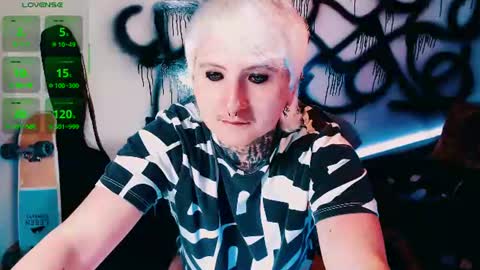 Snapshot of ftmblueyes chatting on 07-17-26, 11:20 HEHIM online show from 07-17-26, 11:20