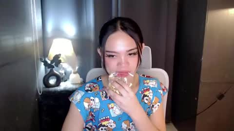 Snapshot of fuchsia_love chatting on 12-01-24, 06:30 HI IM RONA DONT FORGET GIVE ME THUMBS UP AND JOIN TO MY FANCLUB online show from 12-01-24, 06:30