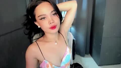 Snapshot of fuchsia_love chatting on 12-13-24, 09:35 HI IM RONA DONT FORGET GIVE ME THUMBS UP AND JOIN TO MY FANCLUB online show from 12-13-24, 09:35