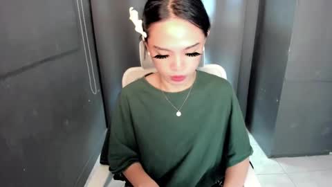 Snapshot of fuchsia_love chatting on 12-13-24, 04:27 HI IM RONA DONT FORGET GIVE ME THUMBS UP AND JOIN TO MY FANCLUB online show from 12-13-24, 04:27
