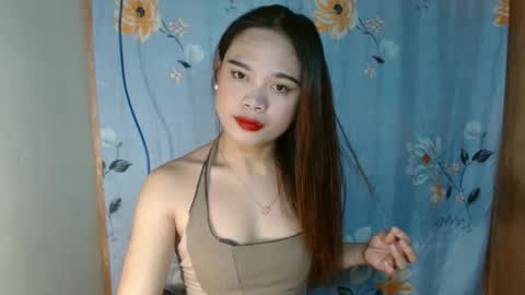 Snapshot of fuchsia_love chatting on 09-15-25, 05:29 HI IM RONA DONT FORGET GIVE ME THUMBS UP AND JOIN TO MY FANCLUB online show from 09-15-25, 05:29
