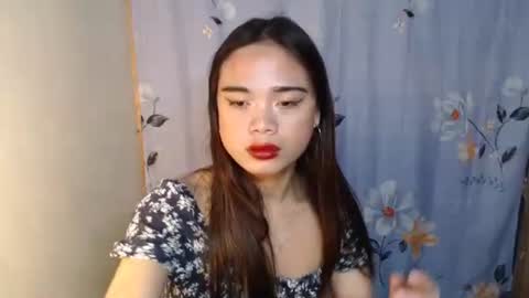 Snapshot of fuchsia_love chatting on 09-28-25, 02:44 HI IM RONA DONT FORGET GIVE ME THUMBS UP AND JOIN TO MY FANCLUB online show from 09-28-25, 02:44