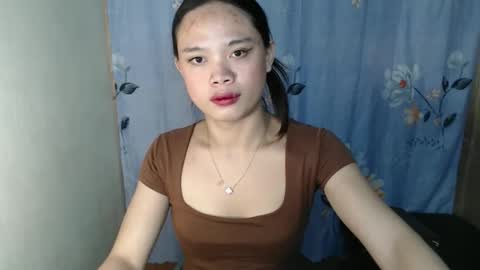 Snapshot of fuchsia_love chatting on 09-30-25, 02:44 HI IM RONA DONT FORGET GIVE ME THUMBS UP AND JOIN TO MY FANCLUB online show from 09-30-25, 02:44