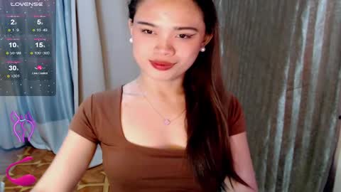 Snapshot of fuchsia_love chatting on 10-07-25, 03:20 HI IM RONA DONT FORGET GIVE ME THUMBS UP AND JOIN TO MY FANCLUB online show from 10-07-25, 03:20