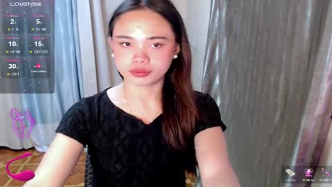 Snapshot of fuchsia_love chatting on 10-08-25, 05:54 HI IM RONA DONT FORGET GIVE ME THUMBS UP AND JOIN TO MY FANCLUB online show from 10-08-25, 05:54