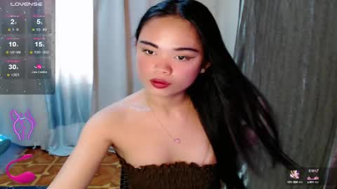 Snapshot of fuchsia_love chatting on 10-12-25, 11:48 HI IM RONA DONT FORGET GIVE ME THUMBS UP AND JOIN TO MY FANCLUB online show from 10-12-25, 11:48