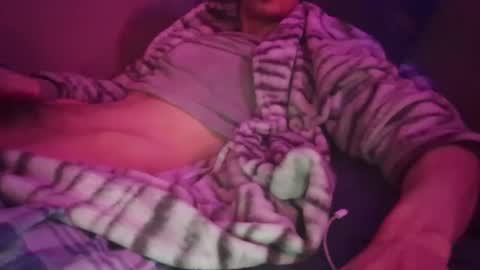 Snapshot of fundude1993 chatting on 01-16-25, 06:56 fundude1993 online show from 01-16-25, 06:56