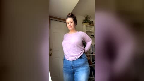 Linnys Palace online show from 03-24-26, 04:23