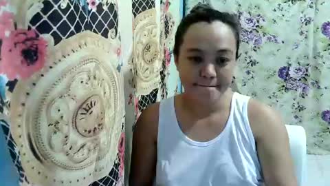Snapshot of funluvnpinay4u chatting on 06-25-26, 09:36 MAE online show from 06-25-26, 09:36