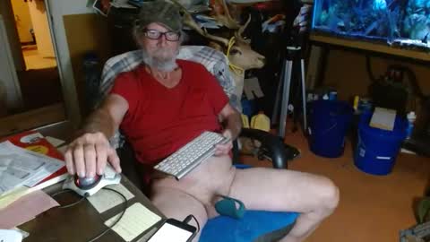 Snapshot of funmike2000 chatting on 11-15-25, 01:47 mike online show from 11-15-25, 01:47