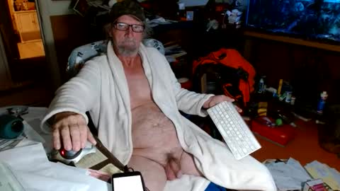 Snapshot of funmike2000 chatting on 01-19-26, 05:00 mike online show from 01-19-26, 05:00