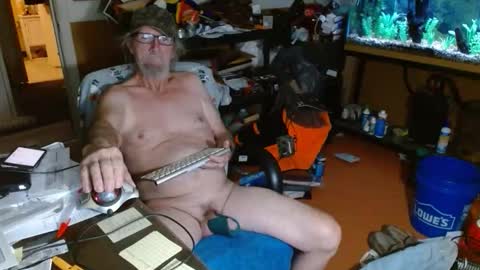 Snapshot of funmike2000 chatting on 02-08-26, 04:16 mike online show from 02-08-26, 04:16