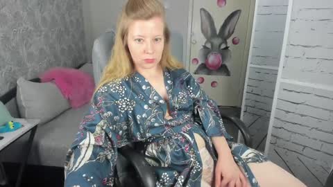 funny_bunny4 online show from 01-19-25, 03:32
