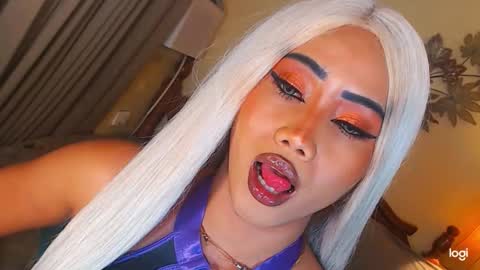 Snapshot of funtastic_harlow chatting on 12-04-25, 11:35 Maddonna online show from 12-04-25, 11:35