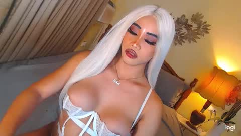 Snapshot of funtastic_harlow chatting on 01-09-26, 06:53 Maddonna online show from 01-09-26, 06:53