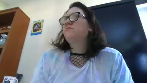 fuzzypeaches87 online show from 01-31-26, 08:51